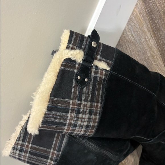 UGG AUSTRALIA KIDS SHOES MAURA BLACK BOOTS SZ 6 - Picture 5 of 15